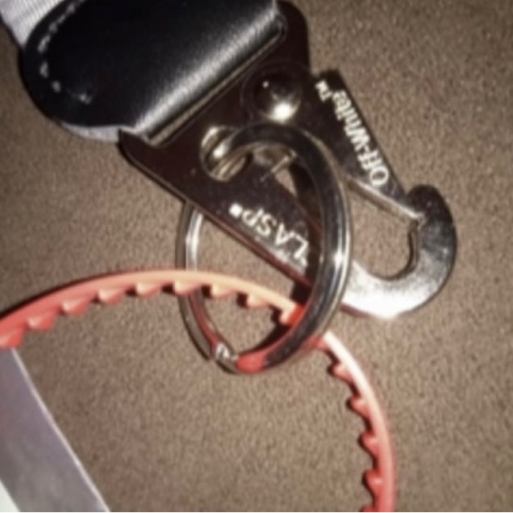 Off-White Key chain w Tag NWT w Bag no Box - Picture 6 of 9